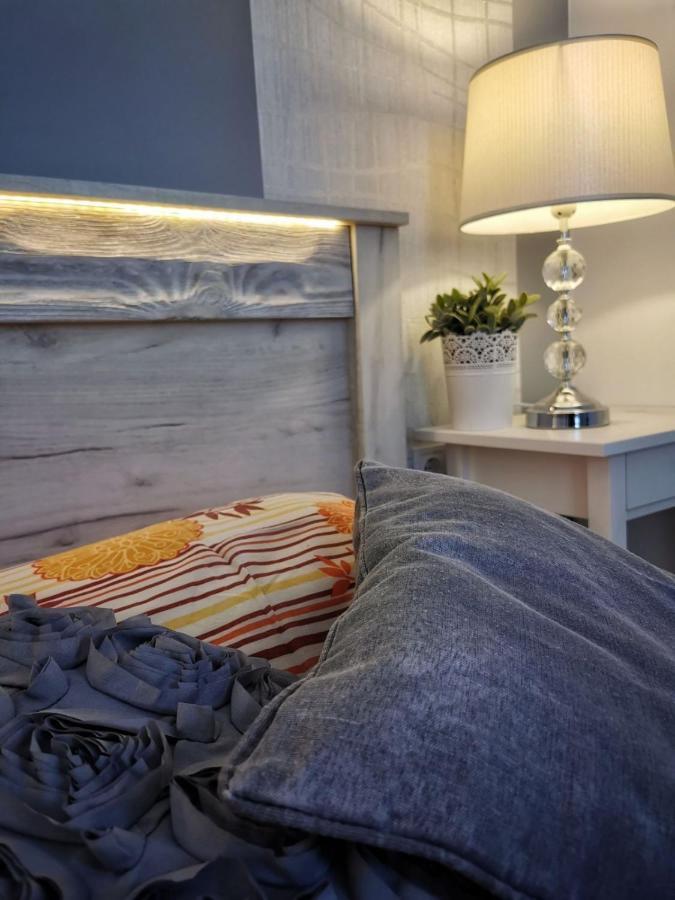 Foglal-Lak Apartman Егер Екстериор снимка