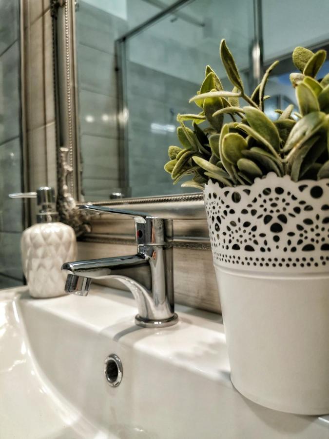 Foglal-Lak Apartman Егер Екстериор снимка