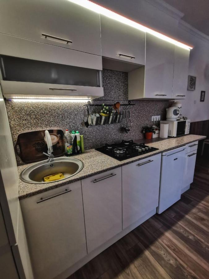 Foglal-Lak Apartman Егер Екстериор снимка